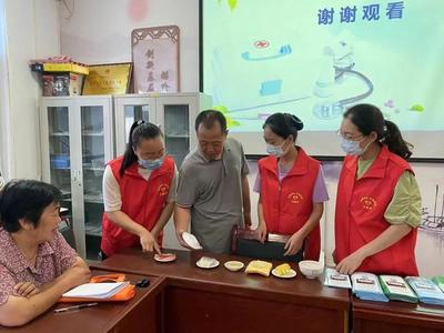 進(jìn)社區(qū)送健康 服務(wù)群眾零距離--新絳縣人民醫(yī)院黨支部走進(jìn)順城街社區(qū)開展系列專項活動