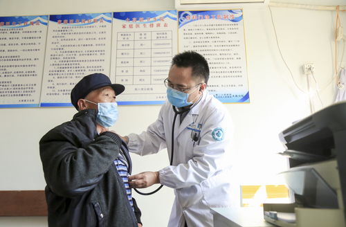 疫情防控與衛(wèi)生服務(wù)雙線并進，健康咨詢助力全民健康素養(yǎng)提升